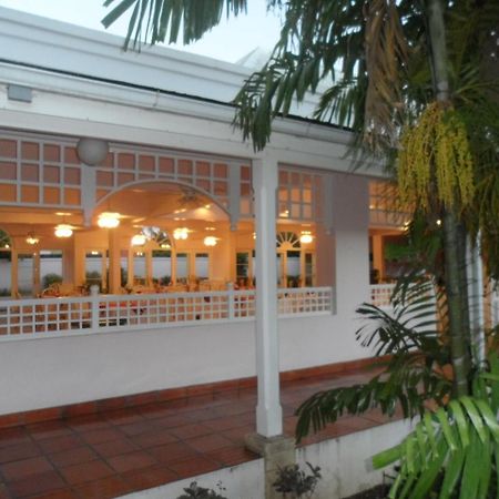 Hotel Pommarine Bridgetown Bagian luar foto
