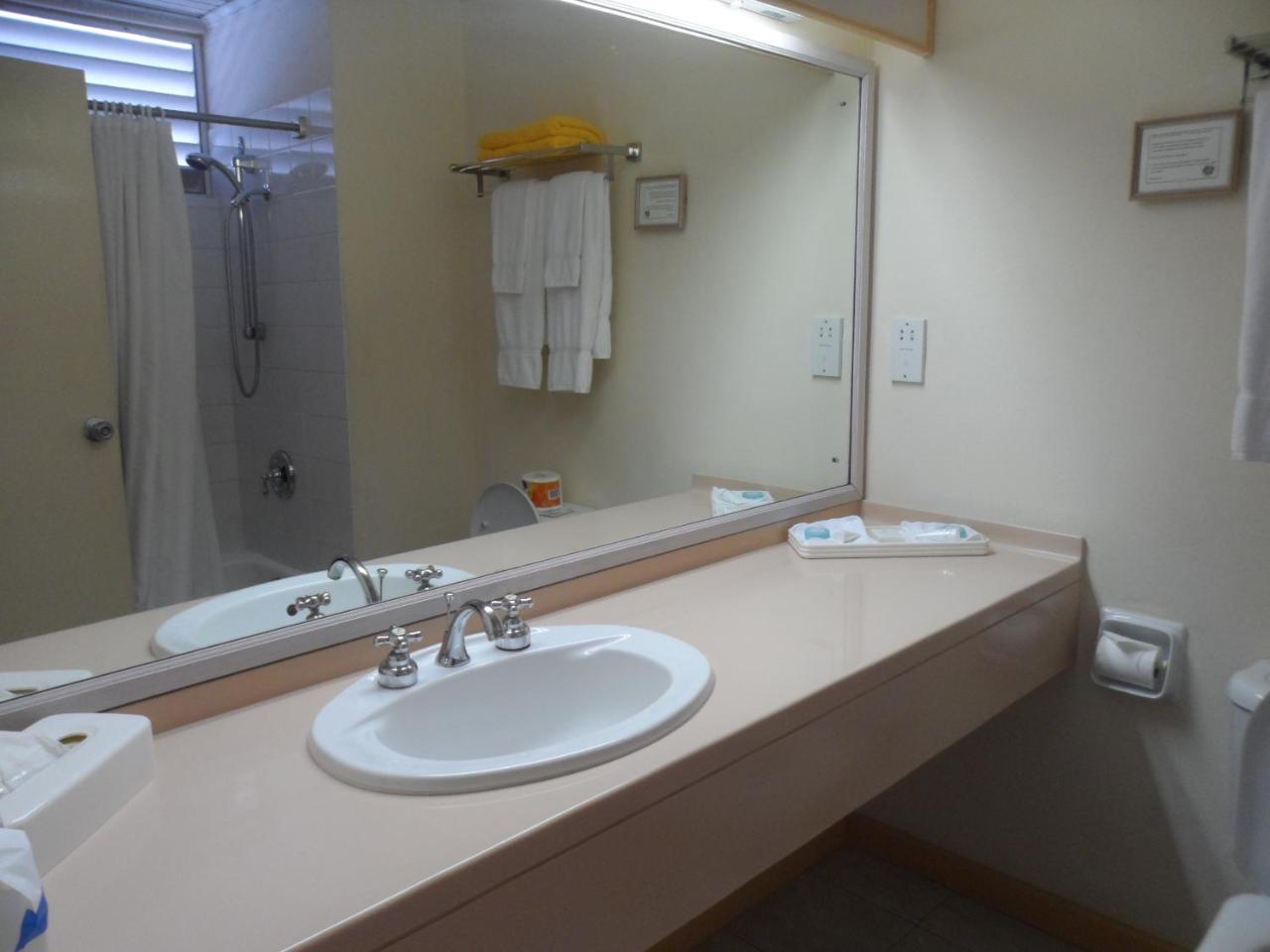 Hotel Pommarine Bridgetown Bagian luar foto