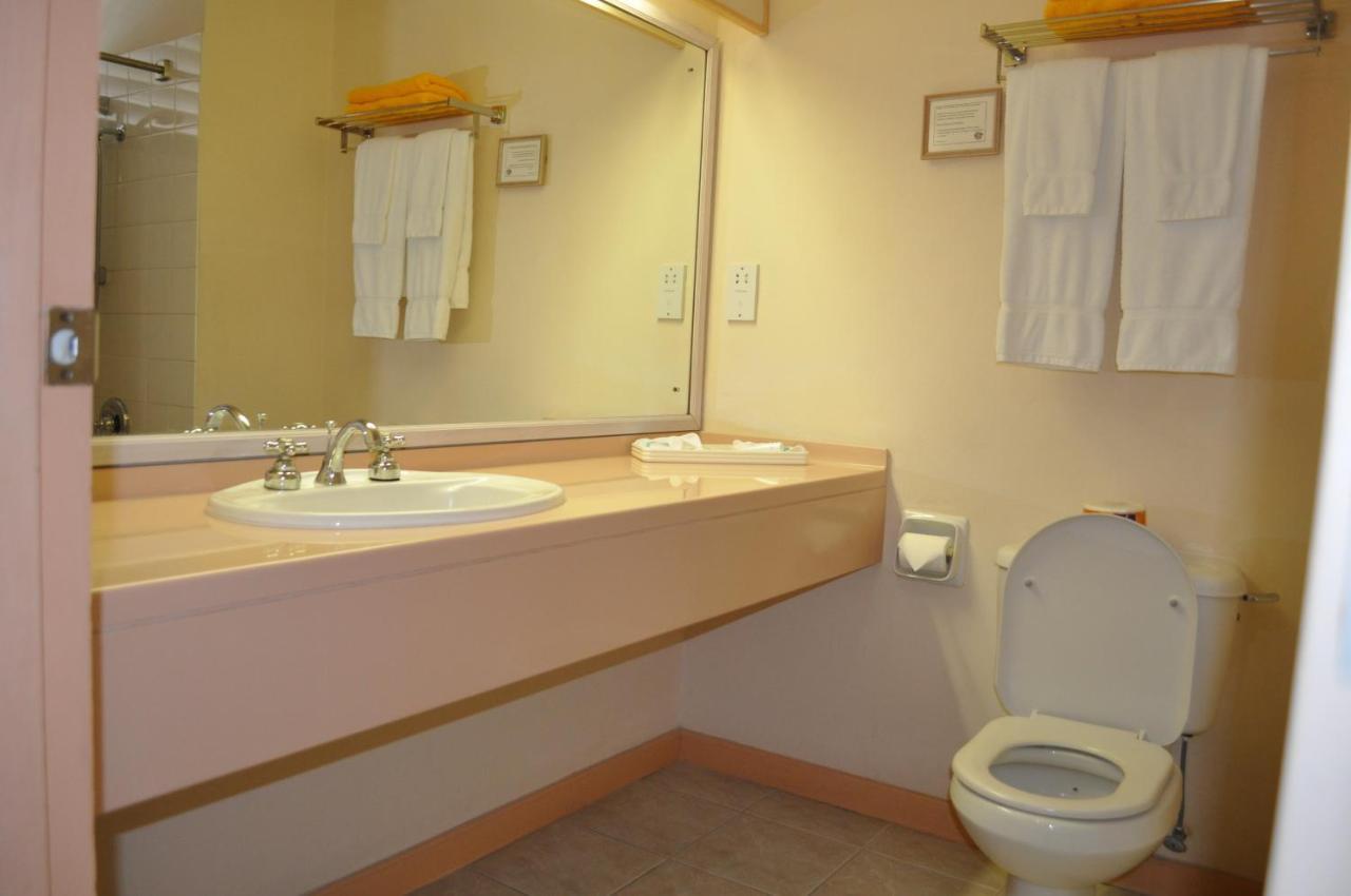 Hotel Pommarine Bridgetown Bagian luar foto