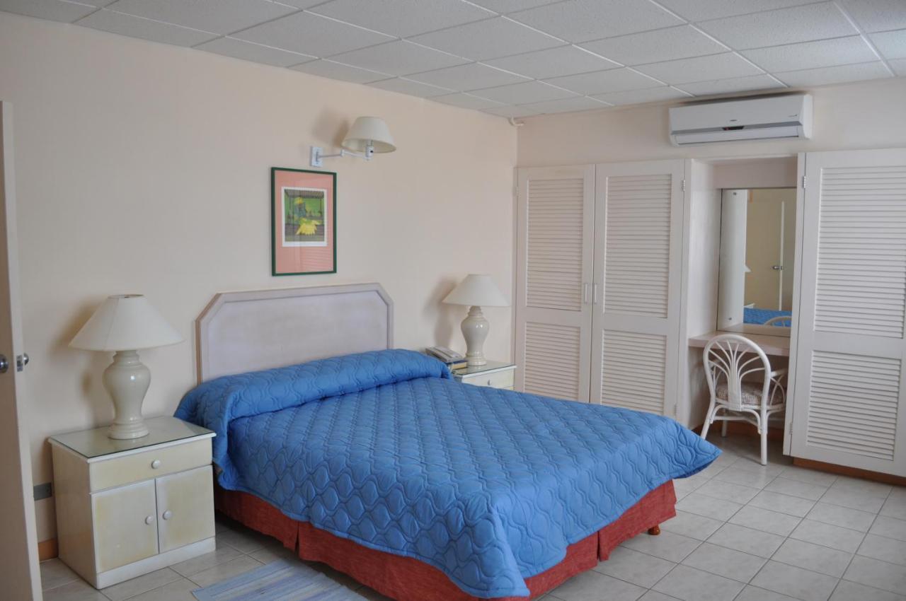 Hotel Pommarine Bridgetown Bagian luar foto