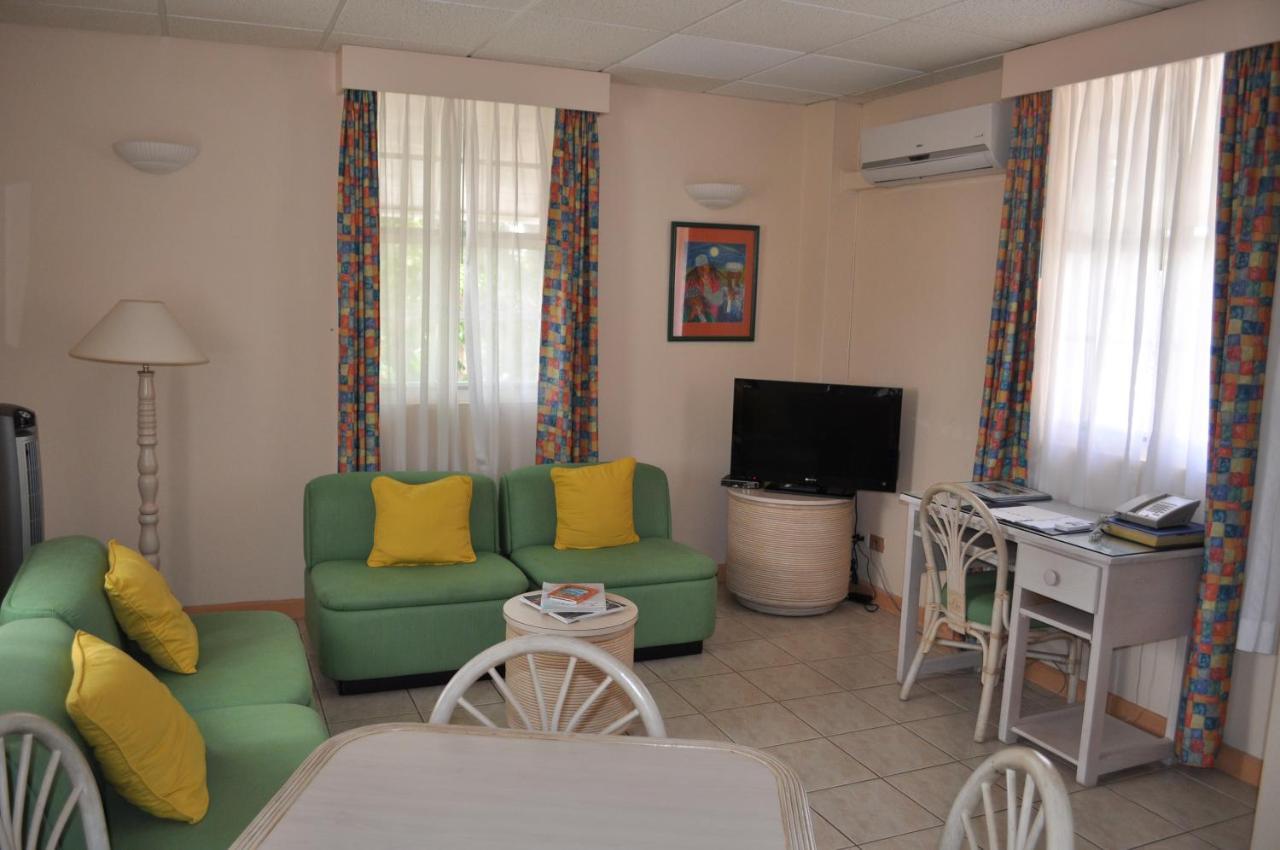 Hotel Pommarine Bridgetown Bagian luar foto
