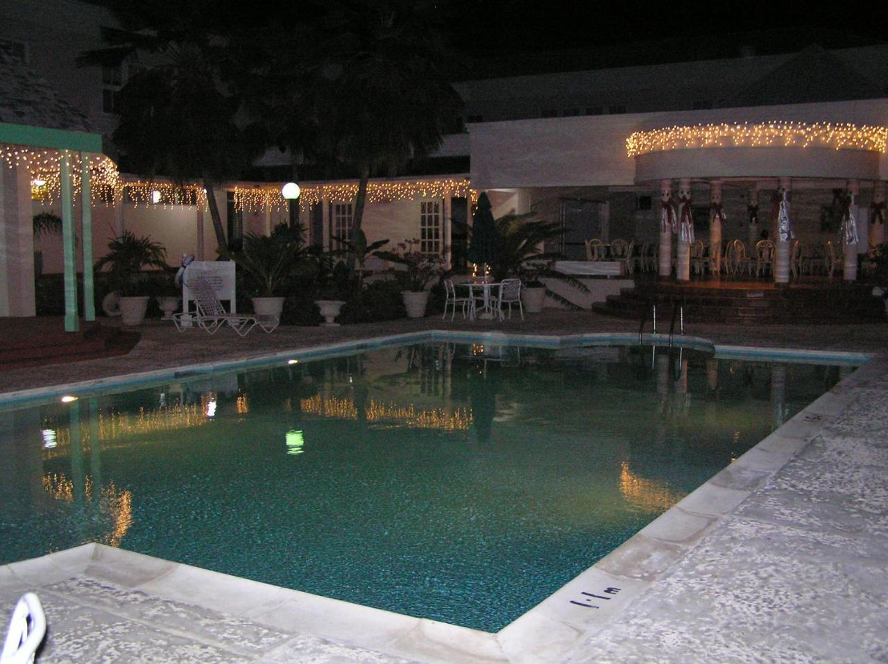 Hotel Pommarine Bridgetown Bagian luar foto
