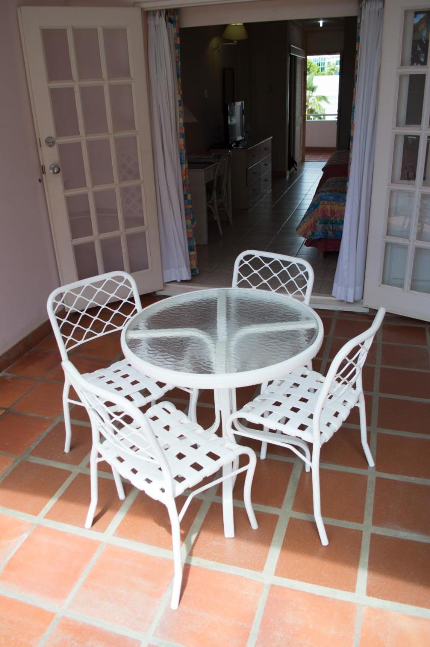 Hotel Pommarine Bridgetown Bagian luar foto
