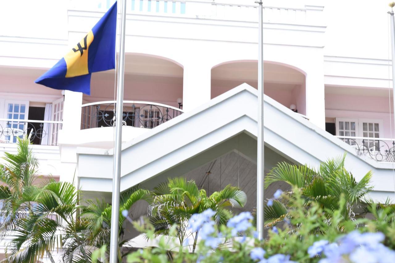 Hotel Pommarine Bridgetown Bagian luar foto
