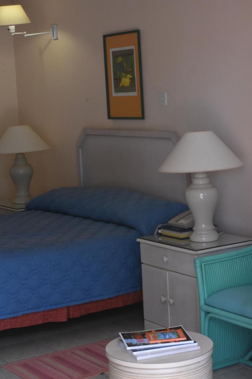 Hotel Pommarine Bridgetown Bagian luar foto
